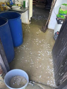 Meteorna in hudourniška voda je zalila objekte